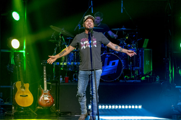 LIVE PHOTOS: LOCASH // Niagara Falls, ON