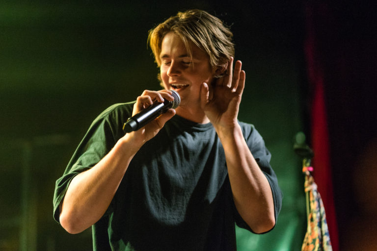 LIVE PHOTOS + REVIEW: Surfaces // Toronto, ON