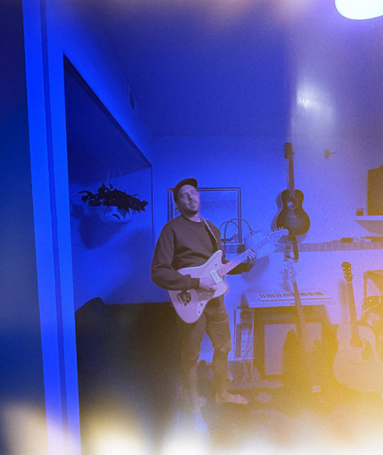 Up-and-coming Cult Caves share new alt rock track “Shadow Diver”