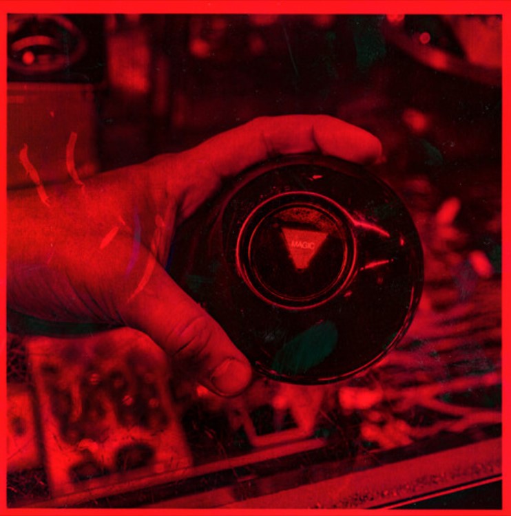 Elliot Moss pursues a hint of “Magic” on latest single