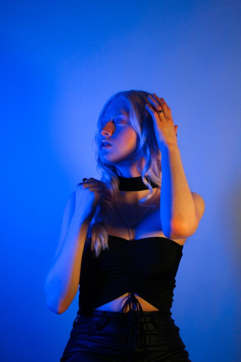 Lessa’s “Hazy” is an ode to falling in love