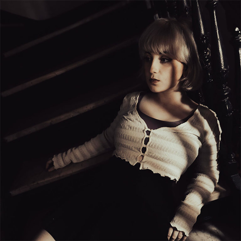 Emmrose Releases Cinematic New Single “Electric Nights”