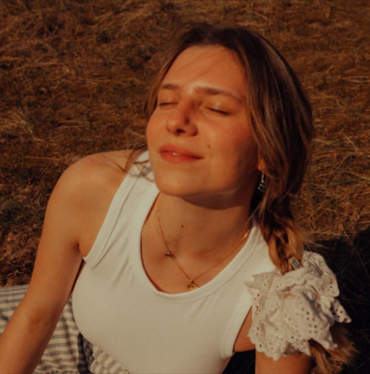 Rosie H Sullivan appreciates life’s many “Chapters” on new single