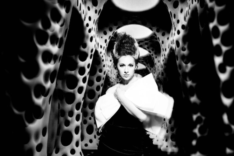 Jane N’ The Jungle Debuts Freaky New Single “Cut Me Open”