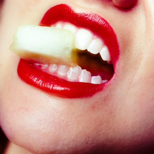 Honeysucker debuts sweet jam “Honeydeux”