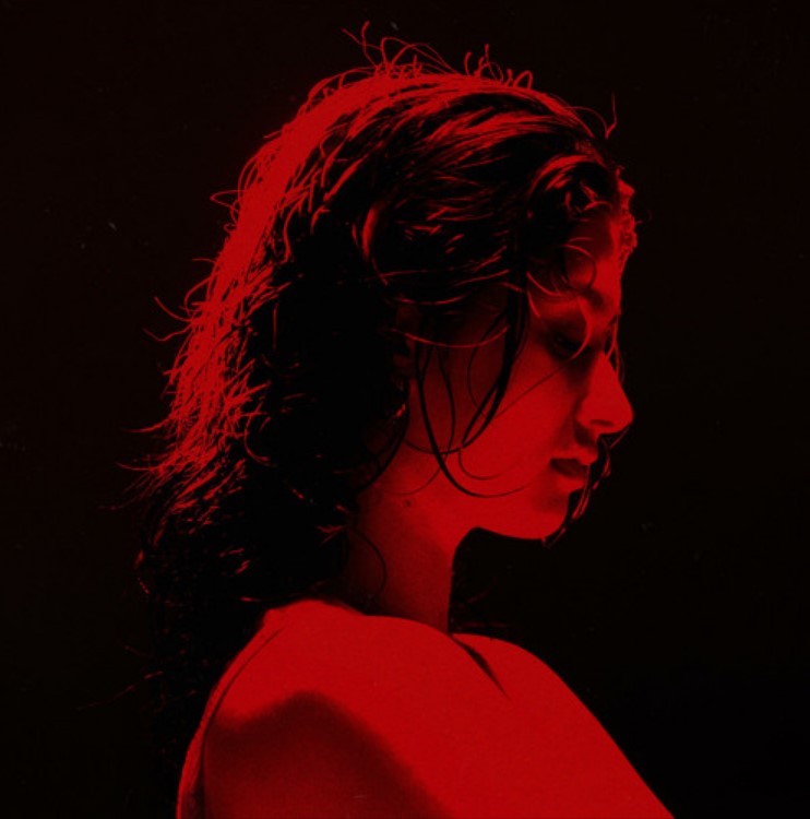 Jade LeMac is feeling “Narcissistic” on new single