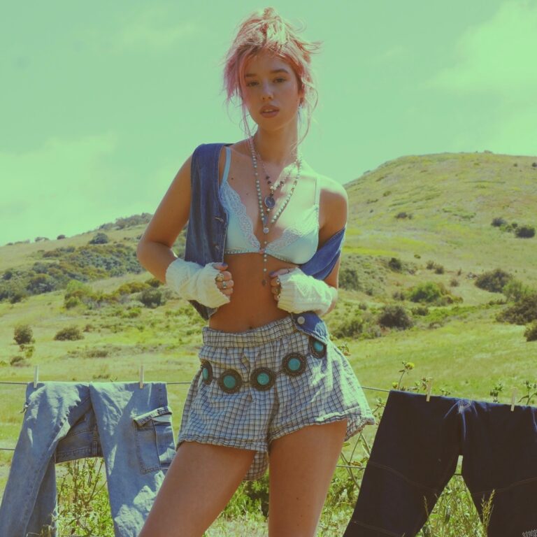 Kayla DiVenere explores Americana complexities in new single “Blue Jean Baby”