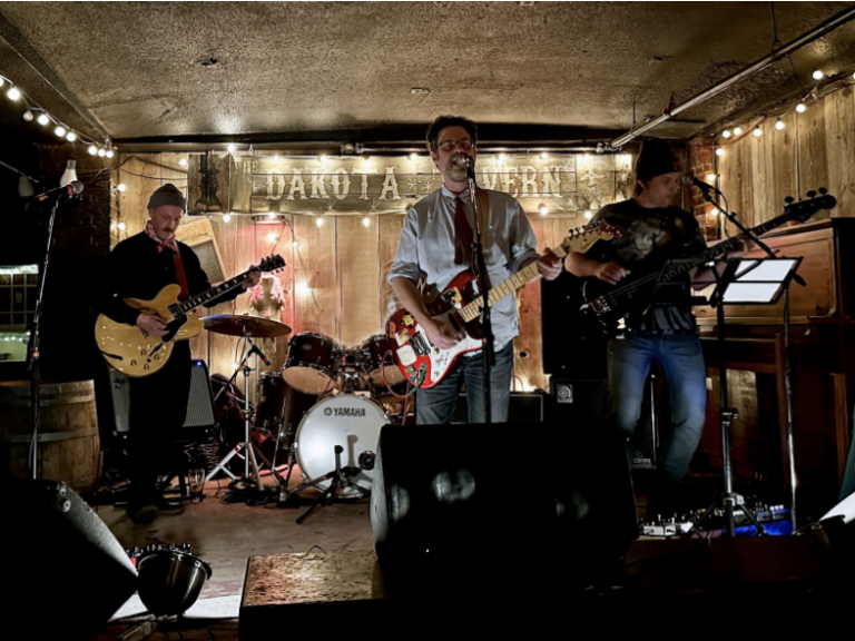 Vicky von Vicky Reminds Listeners That Money Isn’t Everything on Focus Track, “Be Still My Heart,” from Broken Chairs EP