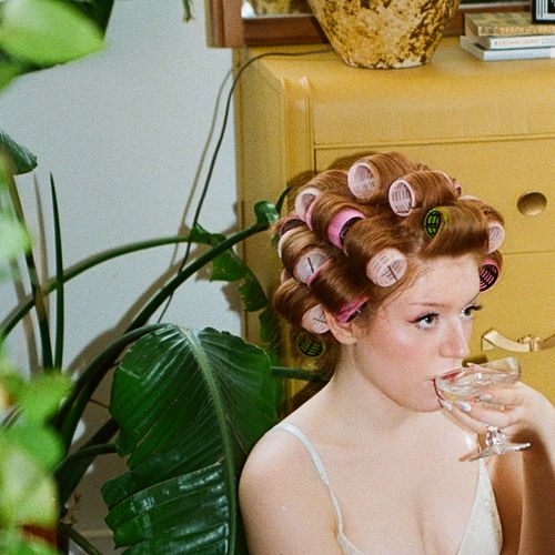 Housewife’s new single “Divorce” introduces heartbreak to their new musical era