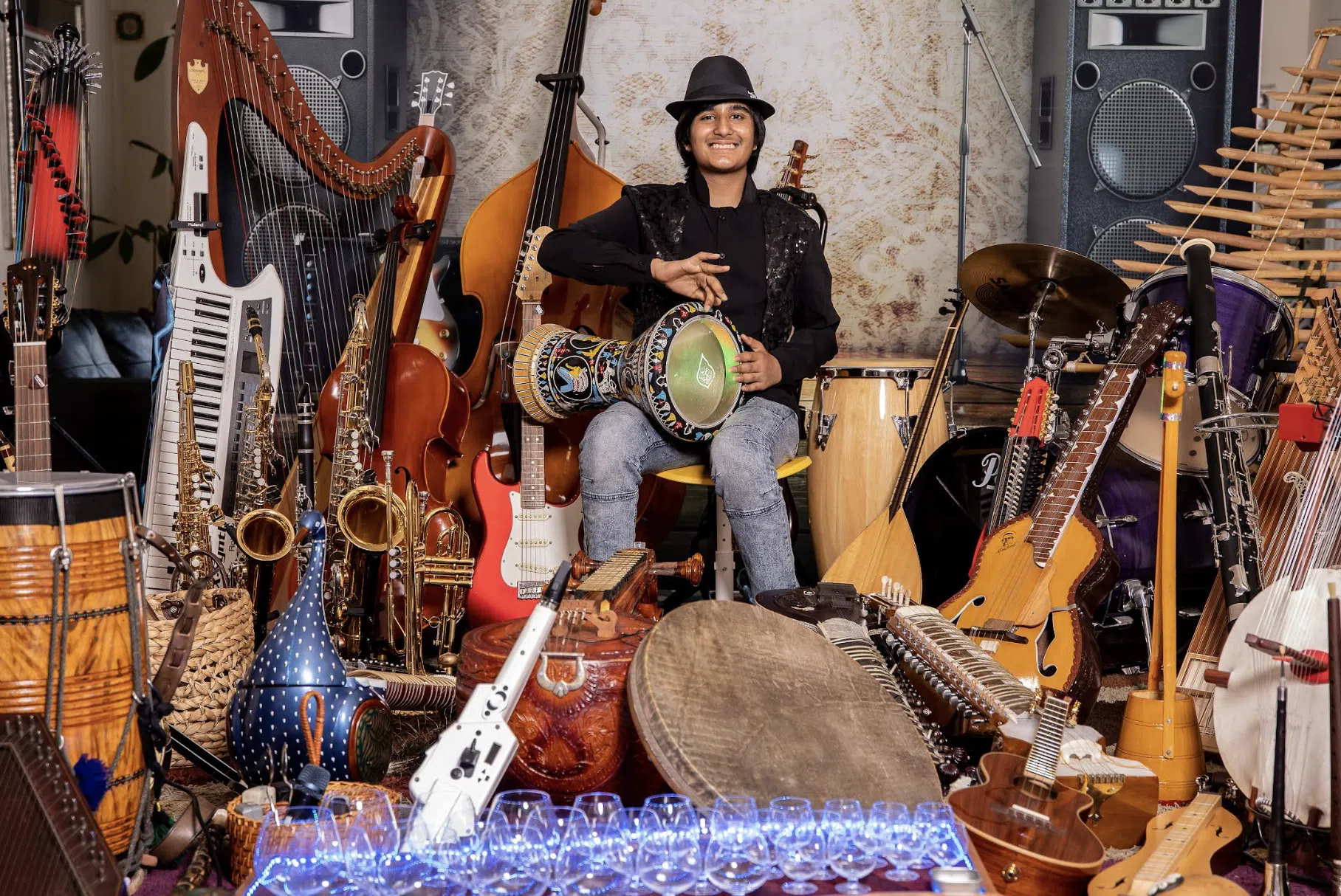 Breaking Barriers” unlocks the boundless sonic universe of Neil Nayyar  through global sounds and masterful musicianship » // MELODIC Magazine