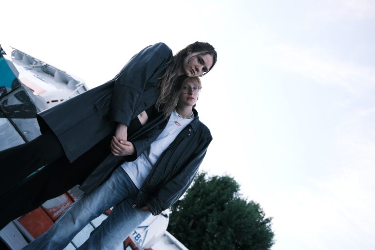 jupiter flynn and Nina Caroline address the reality of toxic relationships in their single “Blind”