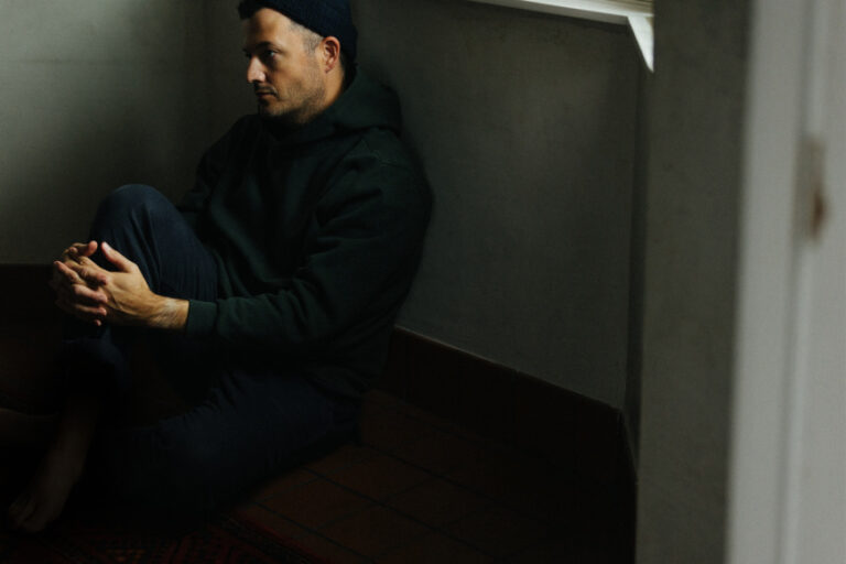 SYML reflects on love long gone in new single “Heartbreakdown”