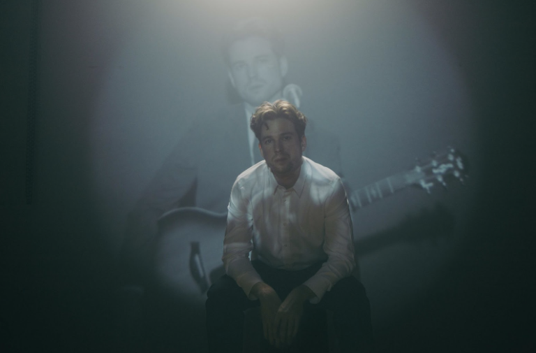 Singer-Songwriter David Jane Explores Nostalgic Dissociation on Haunting New Single “Five and Dime”