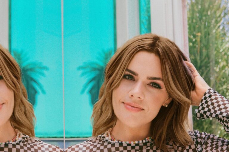 sorrycarlee knows her worth in “Notch”