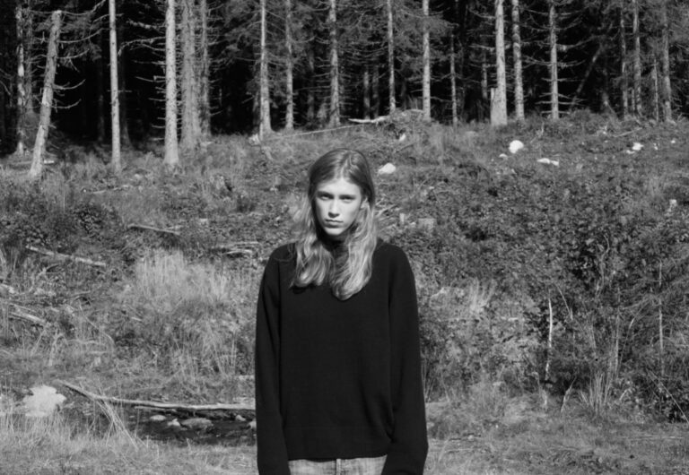 Alma Owren captures the weight of being “under the surface” in new track