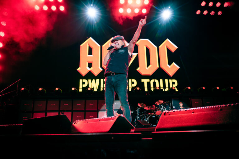 AC/DC leaves Nashville “Thunderstruck”
