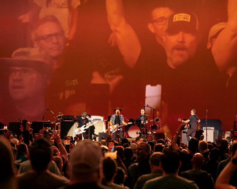 Pearl Jam Transforms Bridgestone Arena into a Grunge Sanctuary