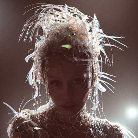 Miley Cyrus debuts emotional ballad “More to Lose”