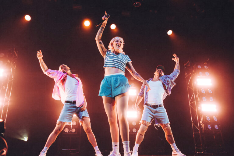 Betty Who puts on a mesmerizing show in Boston