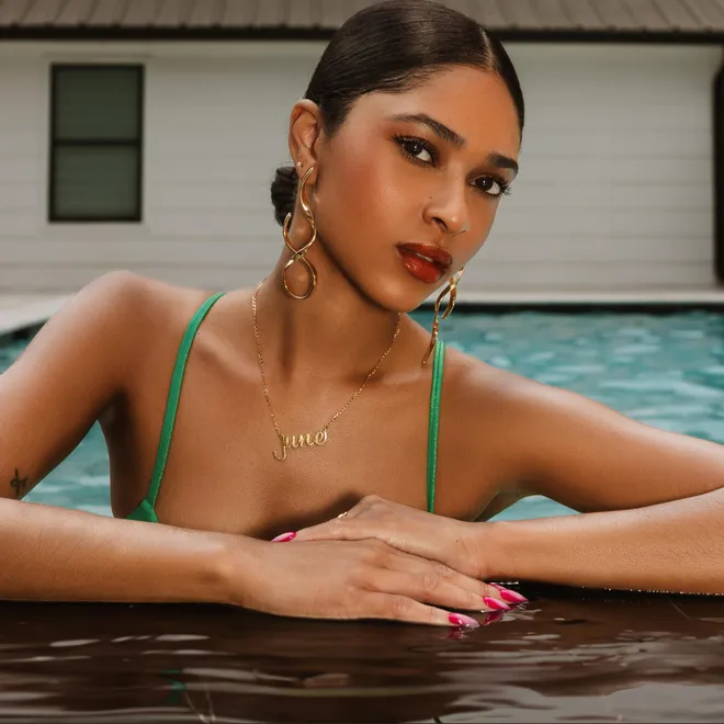 June shows the power of love in new song “Supernova”