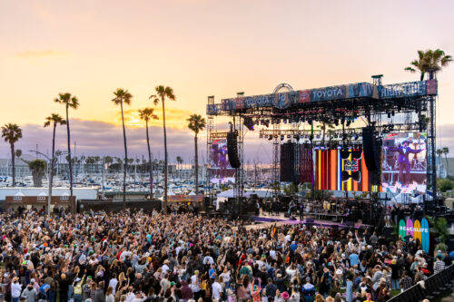 Golden hour vibes as fans take in the music at BeachLife 2025 with the Pacific Ocean as the backdrop