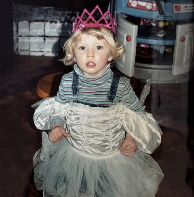 Dasha reminds us that we are never truly lost, we are just waiting to be rediscovered on “Oh, Anna!”