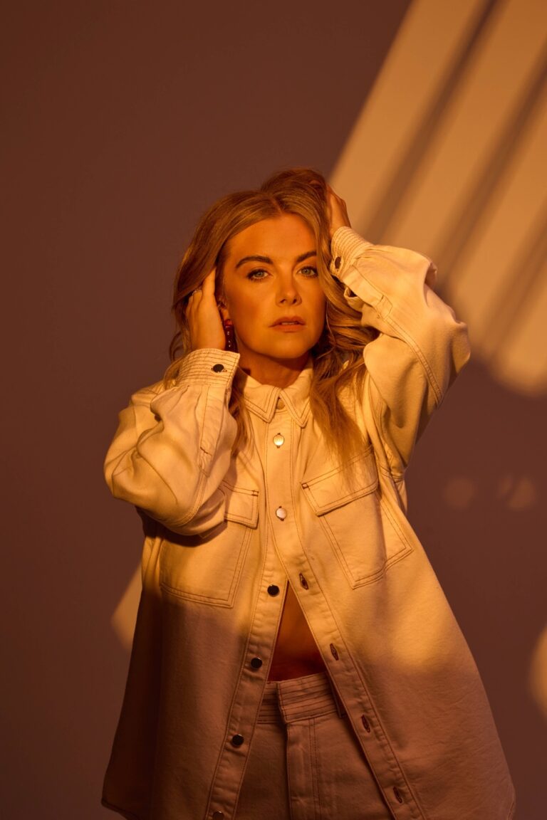 Lindsay Ell releases “magic,” announces EP