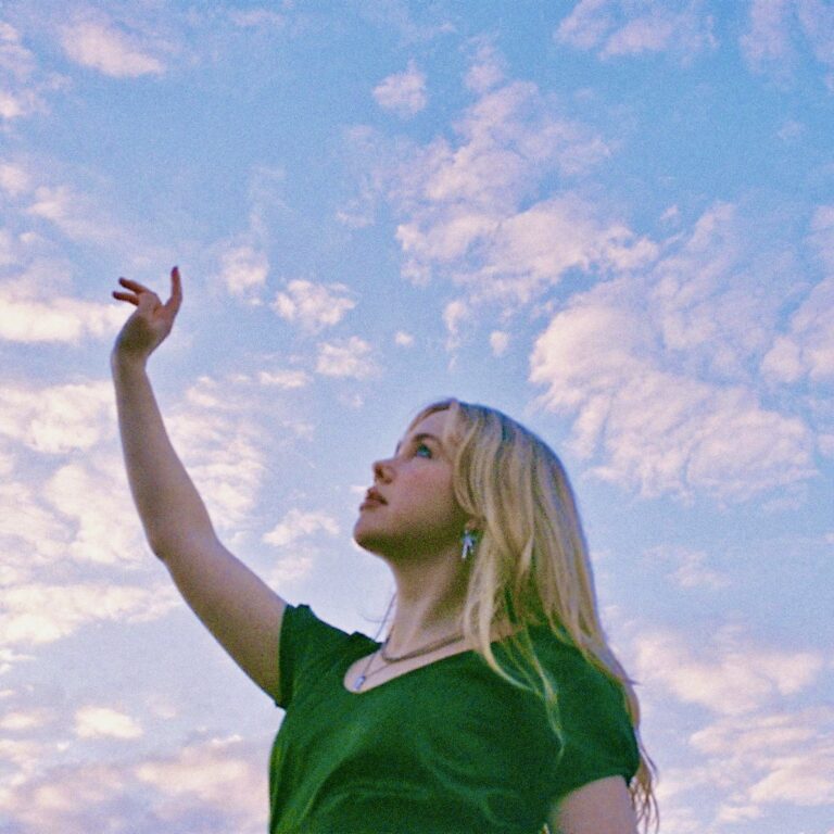 Emily Bateman explores messy love and self-sabotage on ‘Pale Light’