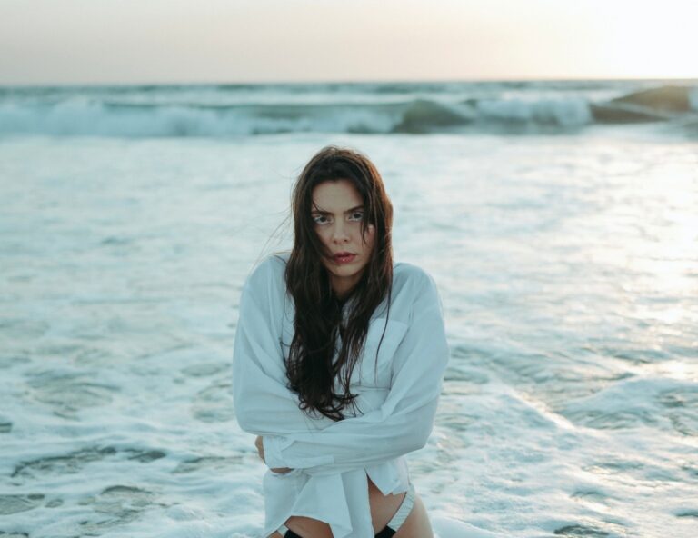 Estella Dawn gives us a new breakup anthem with “Reckless”