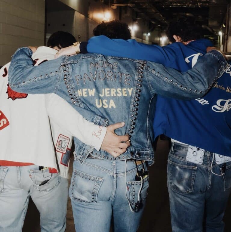 Jonas Brothers add additional Orlando date to ‘JONAS20: Greetings From Your Hometown Tour,’ launch immersive pop-up, and perform “Backwards” for the first time