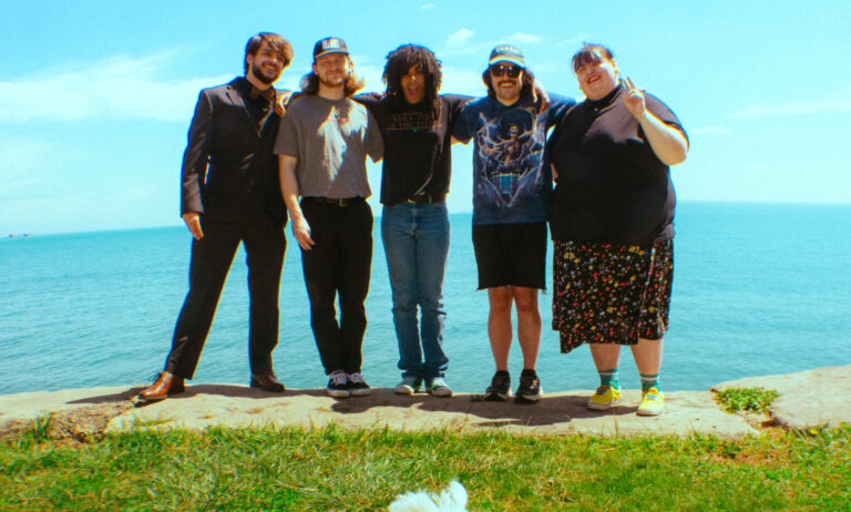 Summerbruise blends quirky humor with self-deprecation and vulnerability on ‘Infinity Guise’ — Album Review