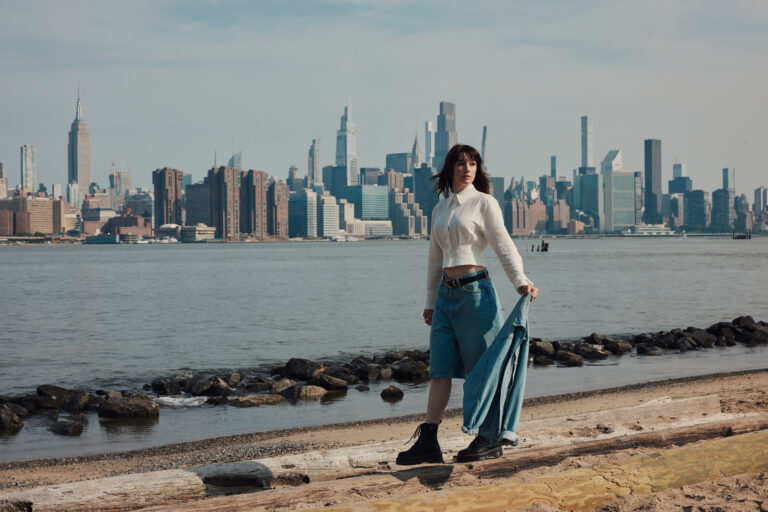 Olivia Reid sits comfortably between electronic and folk in “Steady”