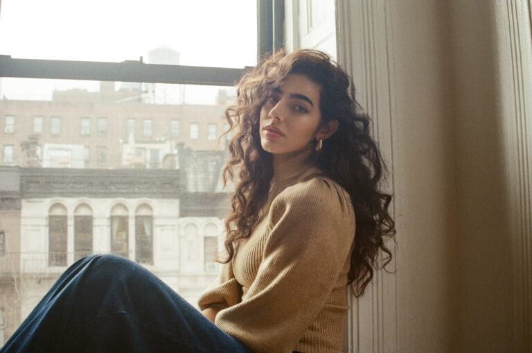 Izzy Escobar releases bright, shiny single, “Sunny In London”