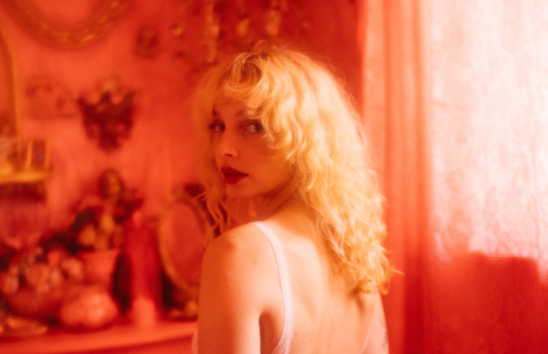 Gal Musette Stuns with an Empowering Return to Self on “Broken Clock”