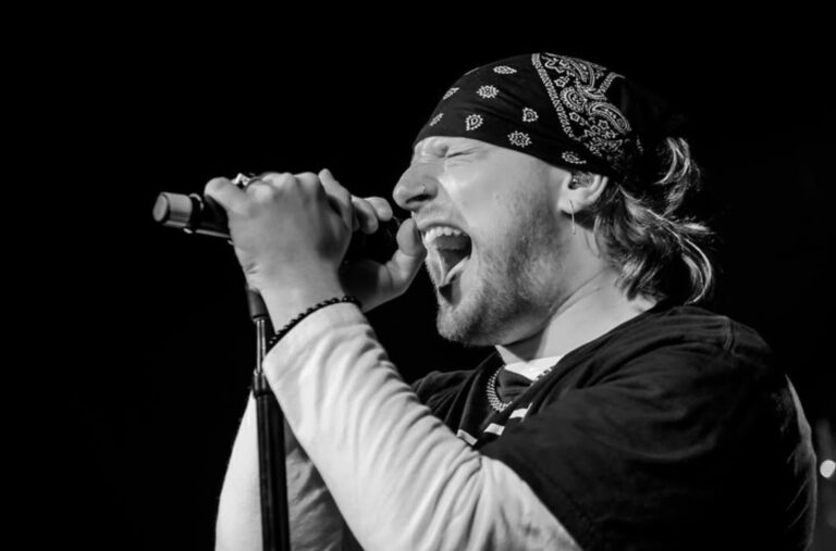 John Harvie releases another must-listen, “Paint the Walls”