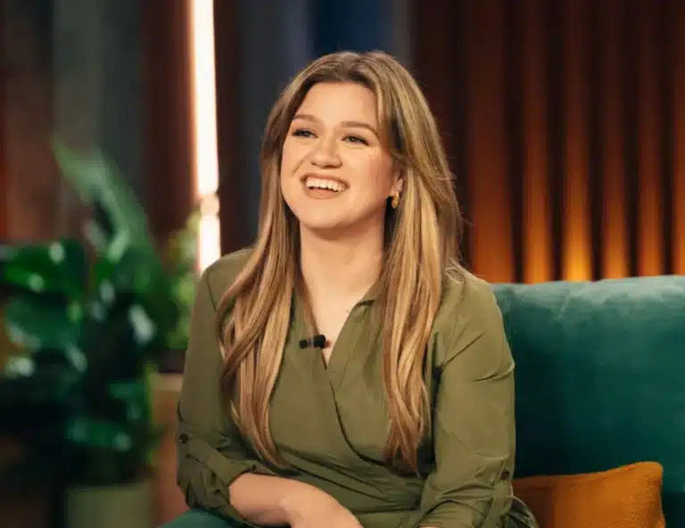 Hilton Grand Vacations reveals their private concert series featuring Kelly Clarkson, The Beach Boys and Ella Langley