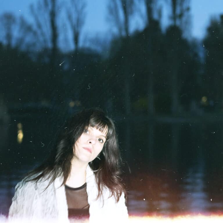 Filiah opens EP ‘Sad Girl With A Punchline’ with intimate new single “Scratch”