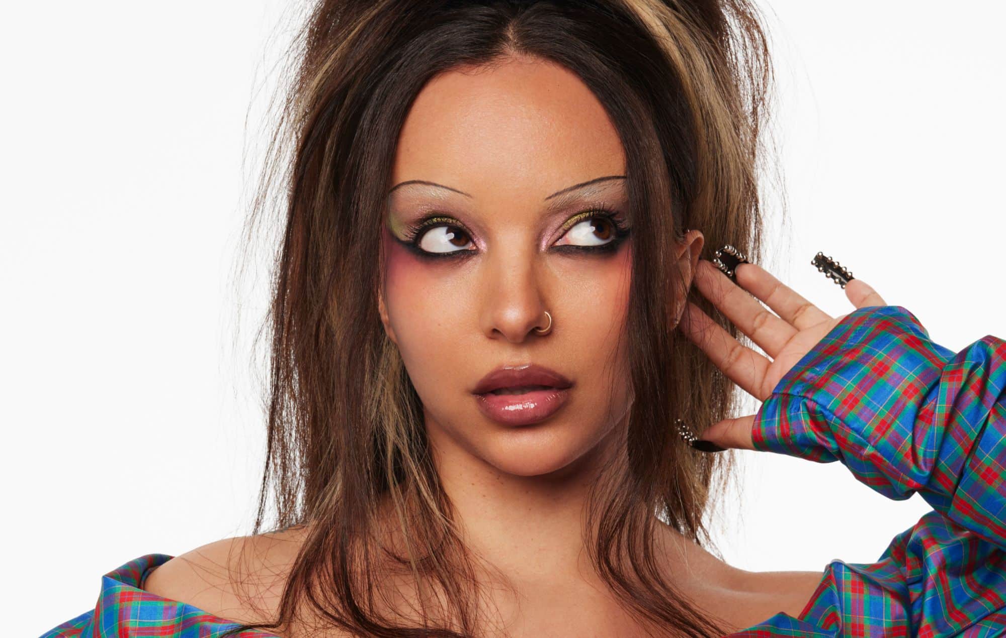 JADE announces deluxe edition of debut album, ‘THAT’S SHOWBIZ BABY! THE ENCORE’