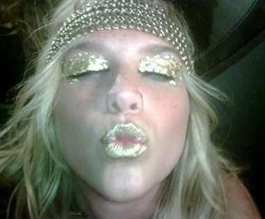 Kesha releases deluxe edition of 'Animal + Cannibal' for 15th anniversary 2