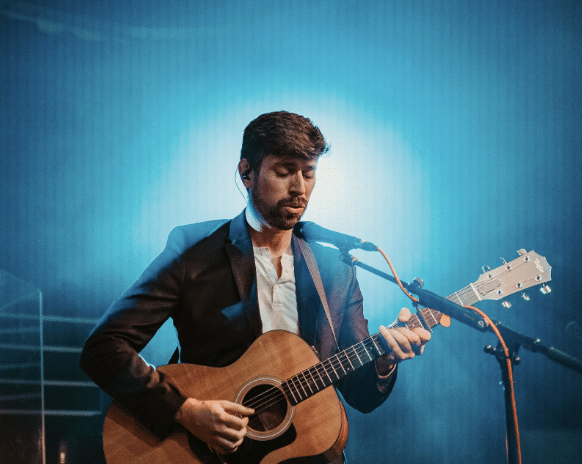 Singer-songwriter Jeremy Voltz embraces emotional nuance on chill new single, “Feel It All”