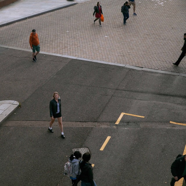 Moli releases newest single “Guessing Games”