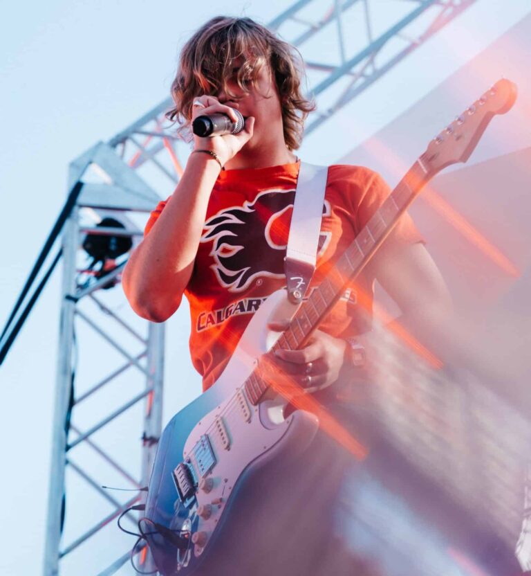 Oscar Stembridge rolls out new indie-pop single “Hold Me Till It’s Over”