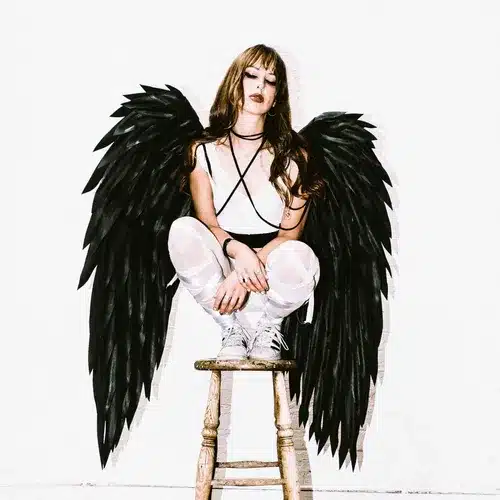 The UK’s alt-pop/rock diva Tally Spear releases new single titled “Upside Down”