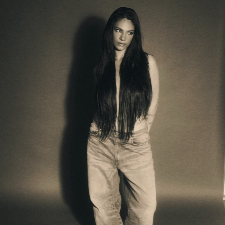 Lorensa releases latest single “Never u & i”