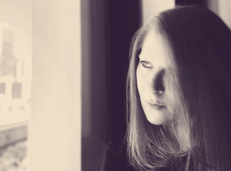 Staci Gruber finds the Silver Linings of Heartbreak on Rock-Meets-Americana Anthem “This Time Around”