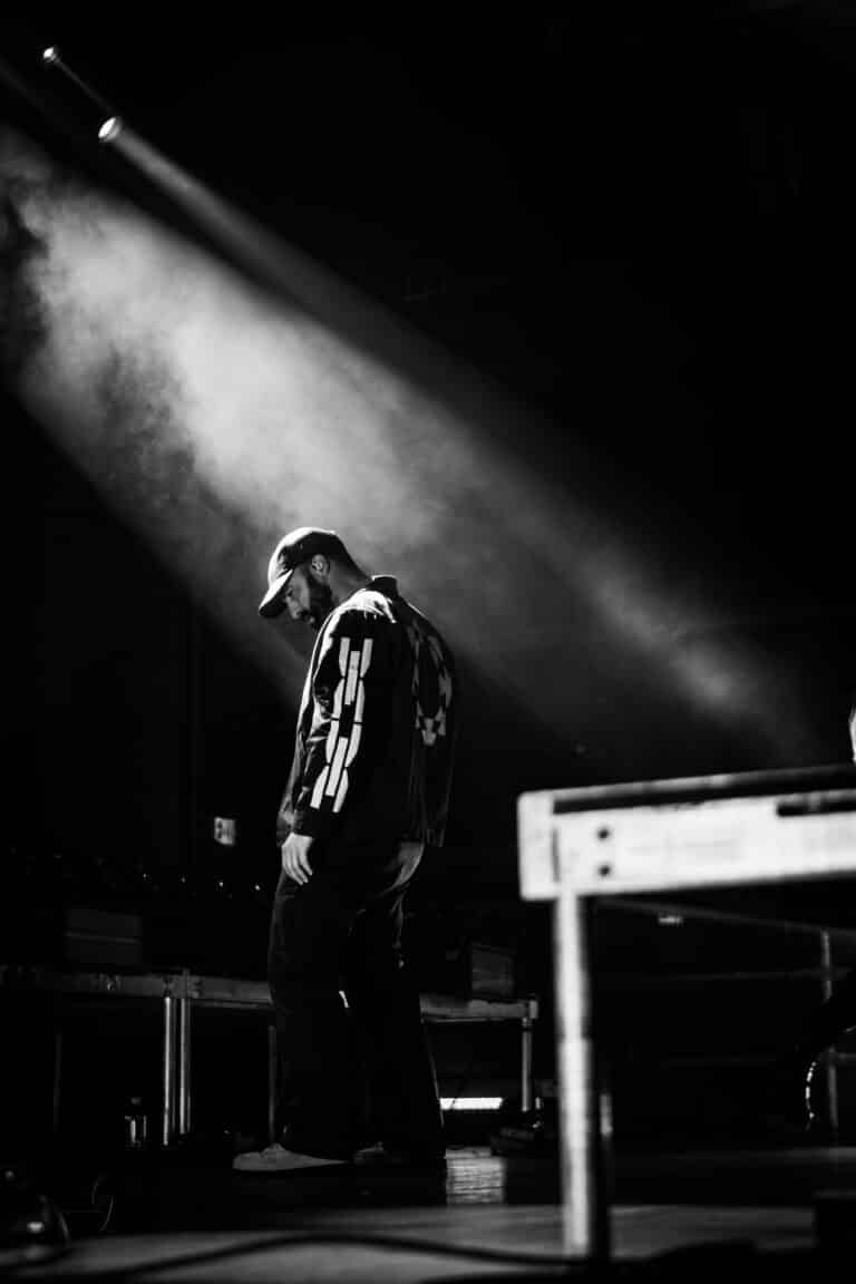 Erra packs out Atlanta’s Masquerade with Currents, Caskets, Aviana