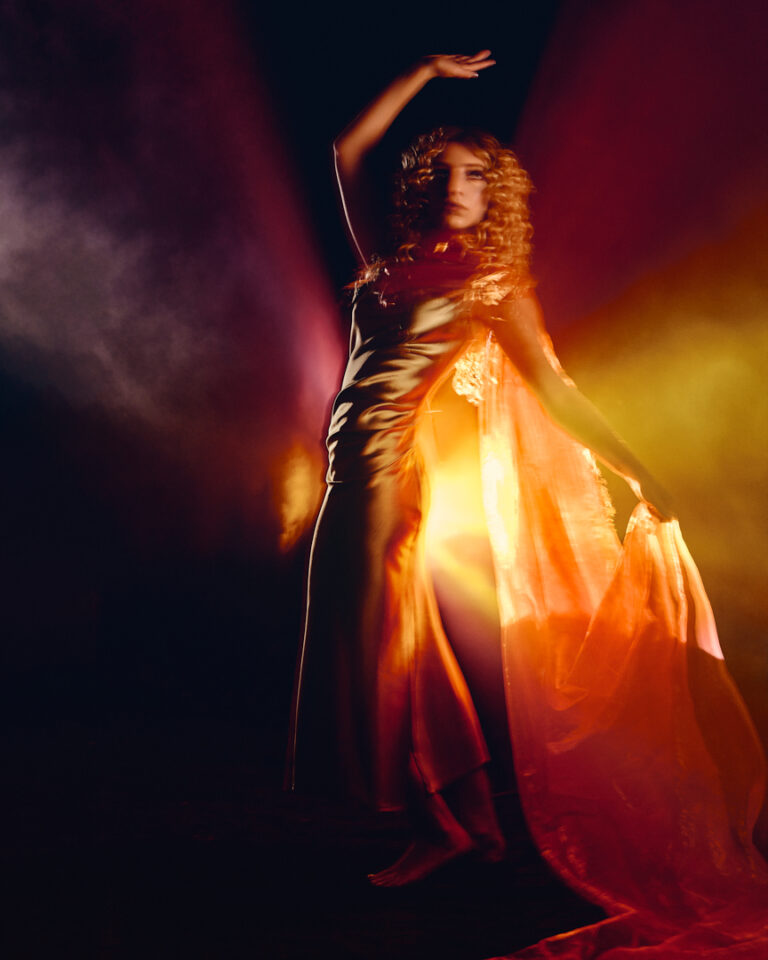 Lola Bates’ new single “Madonna Gold” is a love letter to temptation