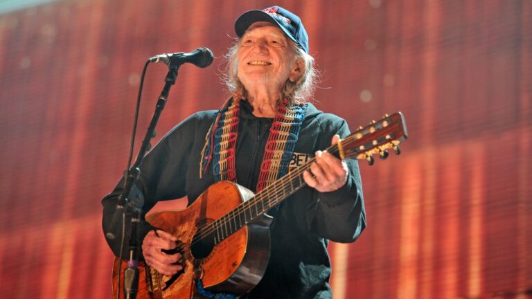 92 and still rocking: Willie Nelson announces new album, tour, and Baylor homecoming
