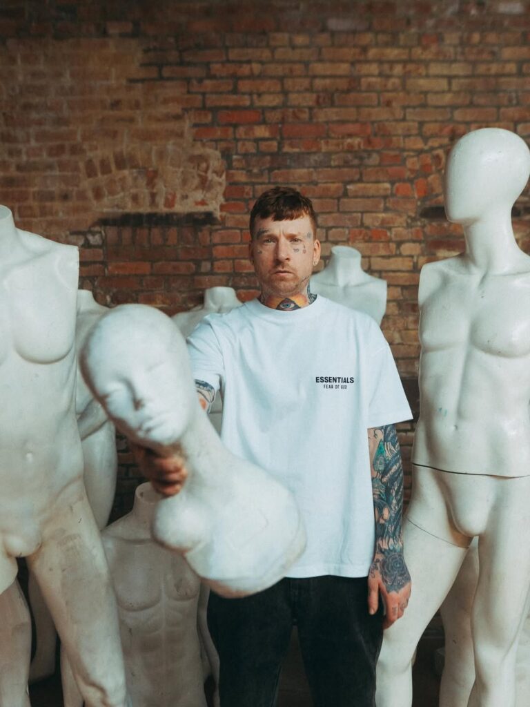 Jonny Craig finishes new album, films music video for first single “Out of Bloom”