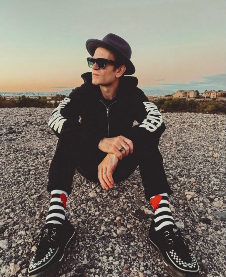 Business Beats: Deryck Whibley x Walking Disaster